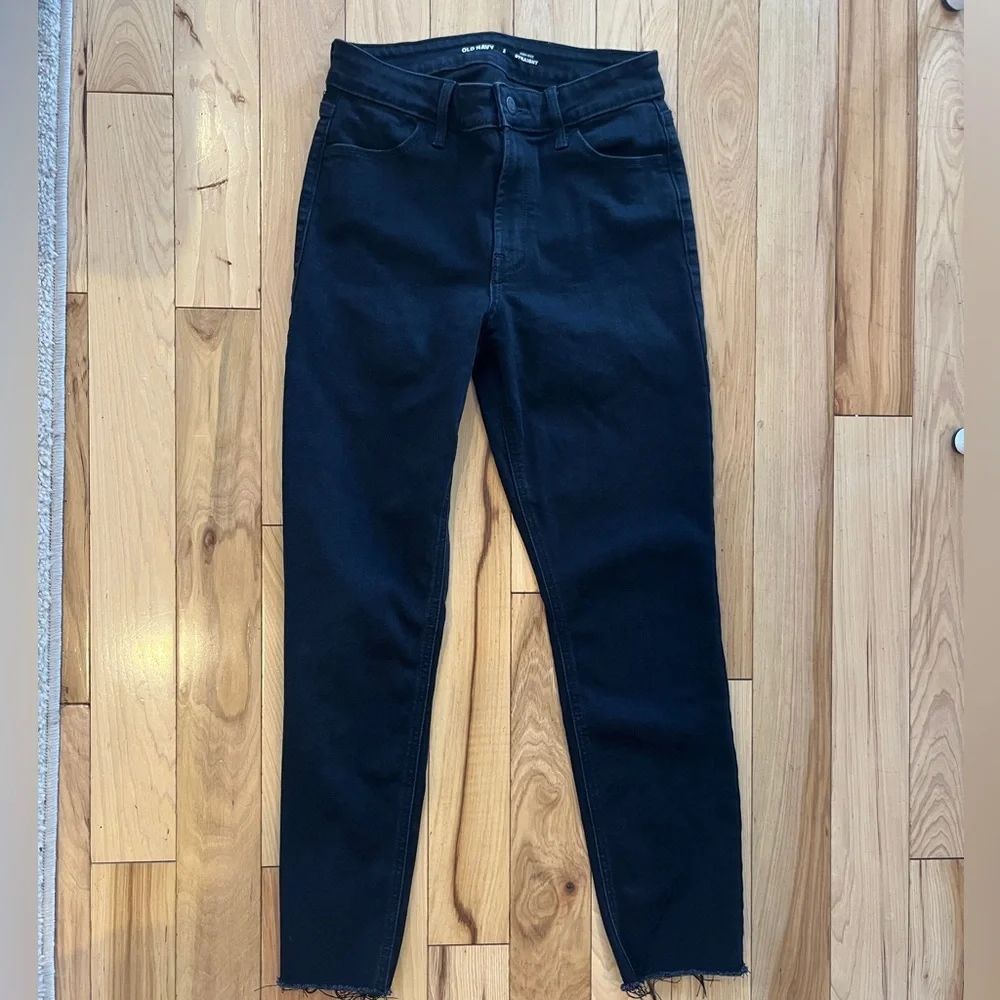Old Navy High-Waisted Wow Slim Straight Black Jeans for Women - Picture 3 of 3